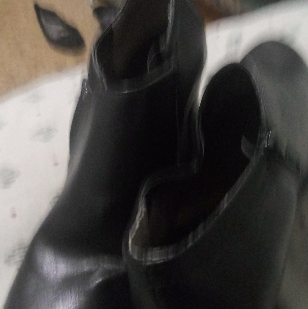 Dress shoes